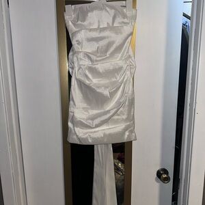 Chic White Strapless Mini Dress with bow